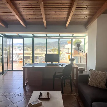 Rooftop Flat With Terrace Vólos